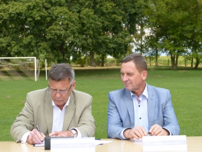Kolejna umowa w ramach PROW podpisana - remont szatni w Grzmiącej