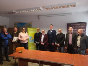 Podpisanie um&oacute;w o powierzenie grant&oacute;w