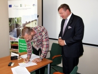 Pierwsze umowy z beneficjentami PROW 2014-2020 podpisane!